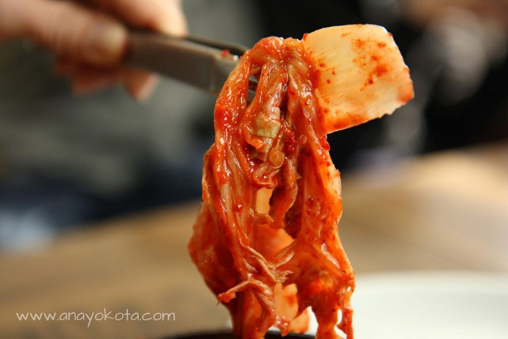 does kimchi taste like vinegar