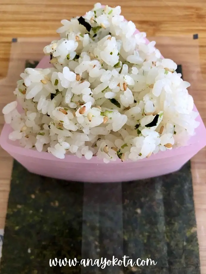rice triangle with seaweed