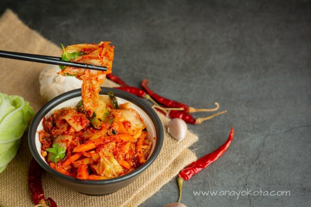 how does kimchi taste